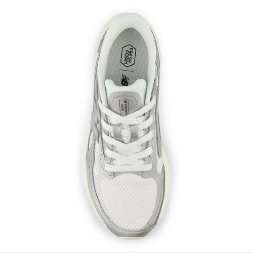 New Balance Arishi v4 Tiralux Silver Metallic Reflection White WARISTS4 New 12 - Picture 4 of 7